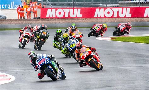 MotoGP™21: A Deep Dive into Two-Wheeled Thrills and Tire Management!